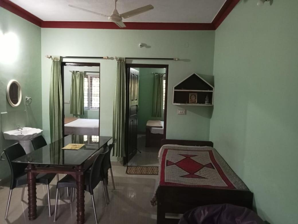 Krupa Homestay Madikeri Εξωτερικό φωτογραφία